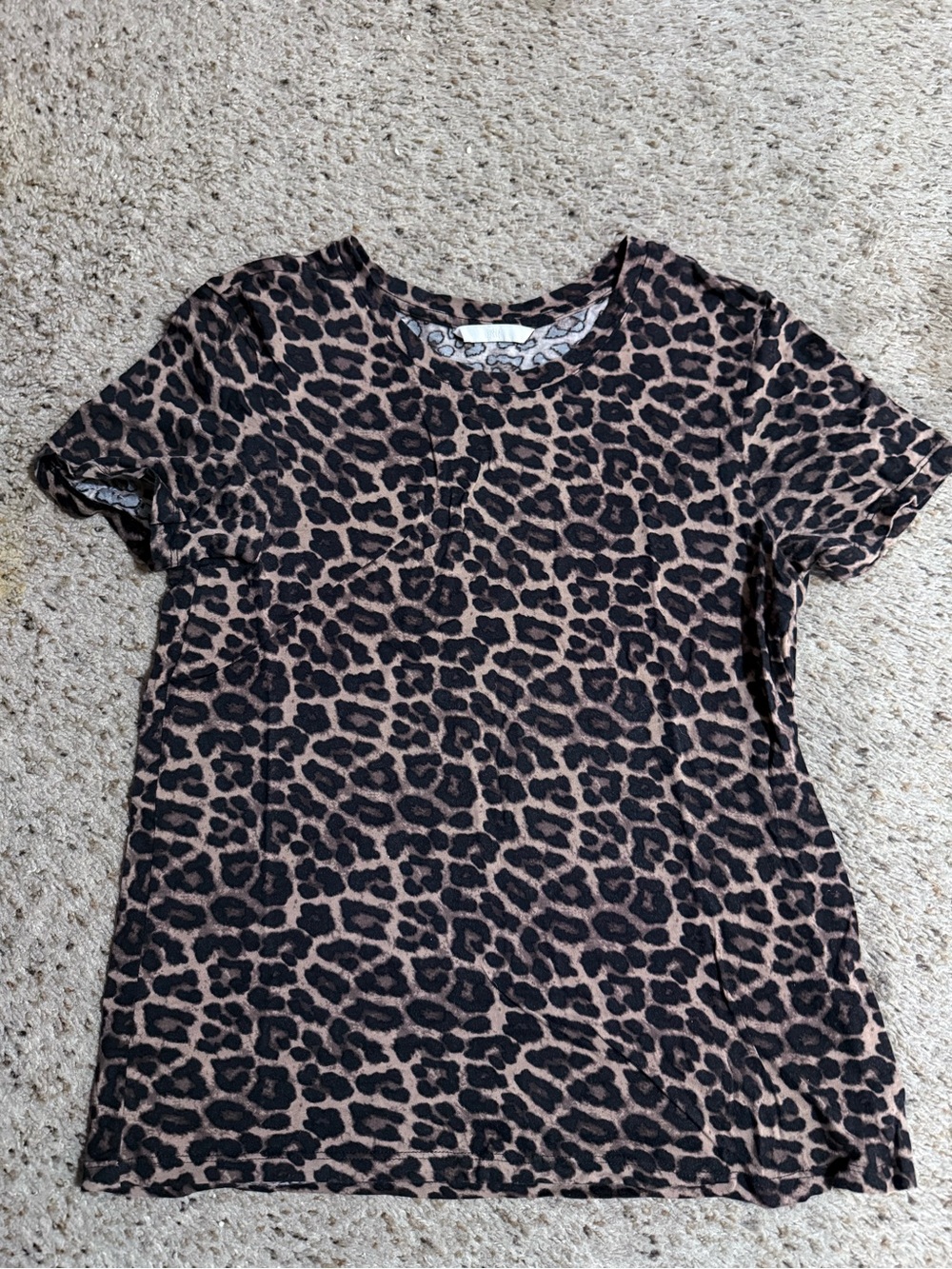 Chic & Classic Leopard Print Short Sleeves Tee - Brown & Black